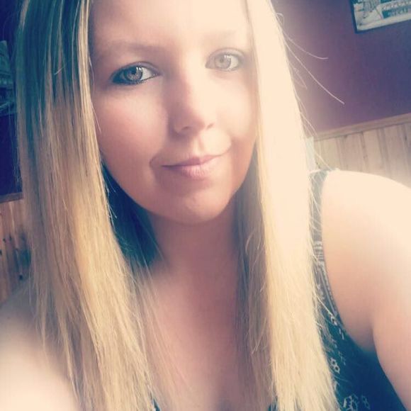 Meet your Posher, Julie - Picture 1 of 1